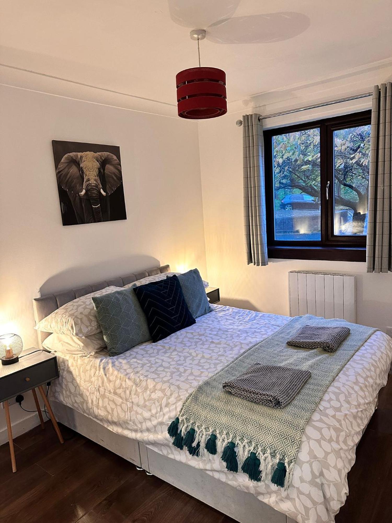 Brightcentral Apartment With Parking Glasgow Extérieur photo